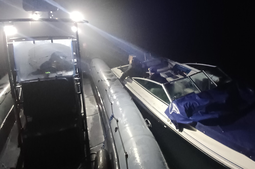 Ködben eltévedt horgászokat mentettek ki a balatoni vízirendőrök – fotókkal 