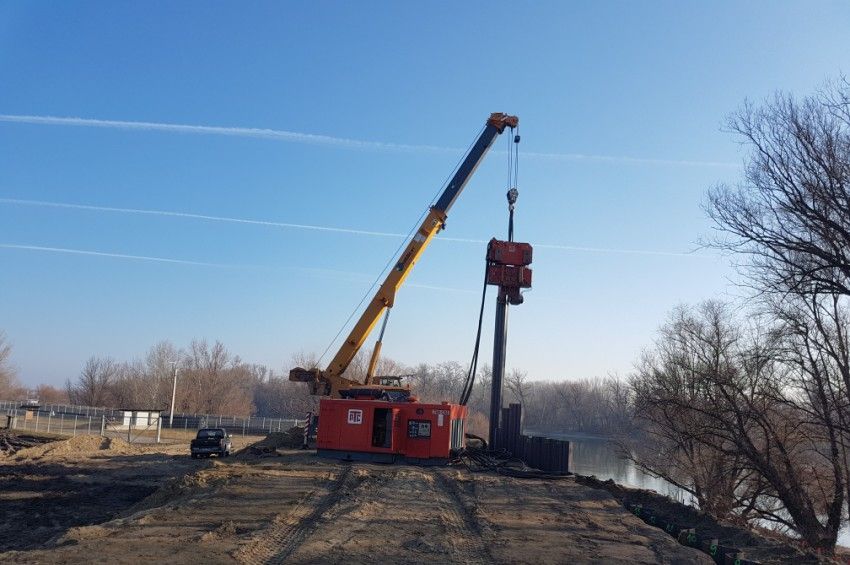 Befejeződött az árvízkapu építése a Barát-patak torkolati szakaszán