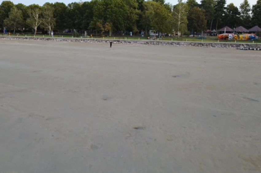 95 ezer medencényi víz hiányzik a Balatonból, 8 centire a negatív rekord – videókkal 