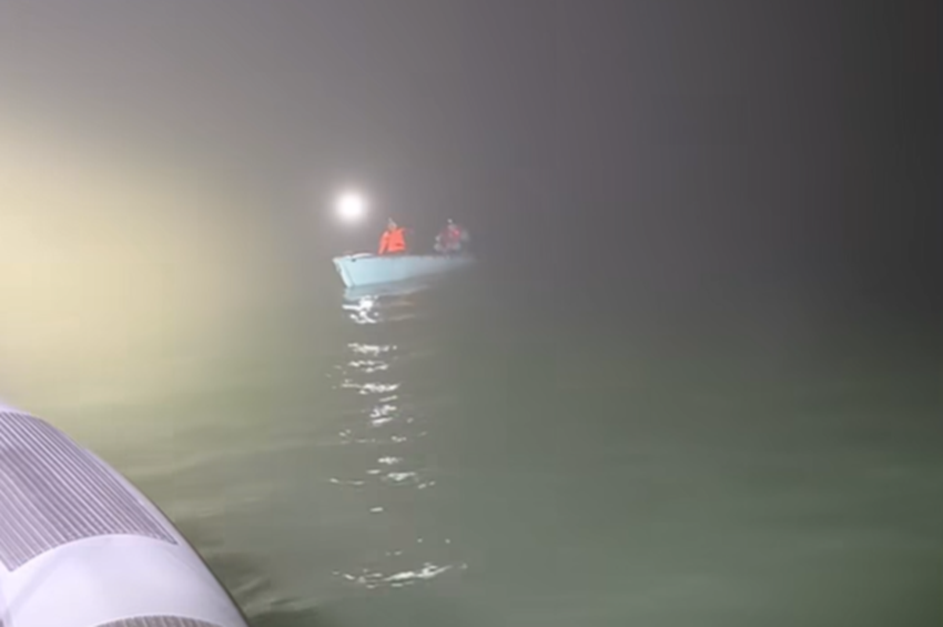 Ködben eltévedt horgászokat mentettek ki a Balatonból – videóval