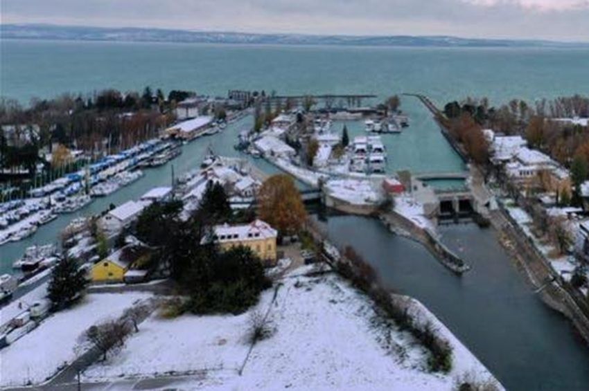 Szerdán érkezik a Balatonra a felújított jégtörő hajó 