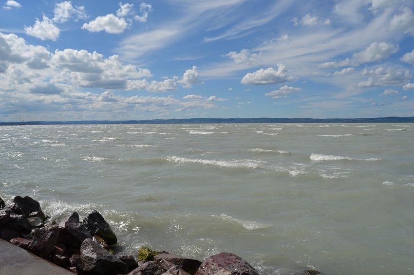 Öt évre meghosszabbították a Balaton jelenlegi vízszintszabályozását 