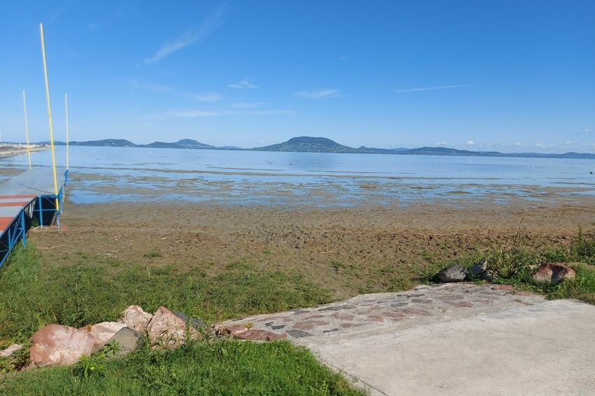 A limnológusok szerint nincs ok pánikra a Balaton vízszintje miatt – fotókkal 