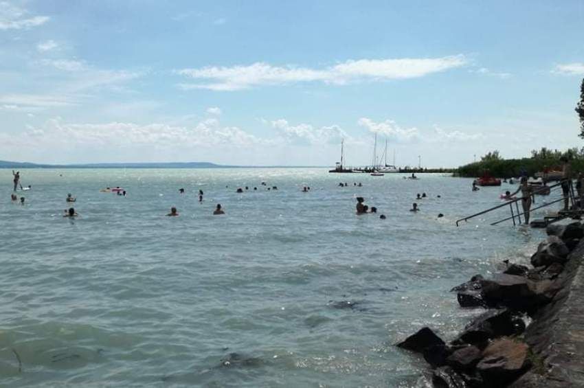 A Balaton 22, a Velencei-tó 23 fokig melegedett a szeptemberi nyárban