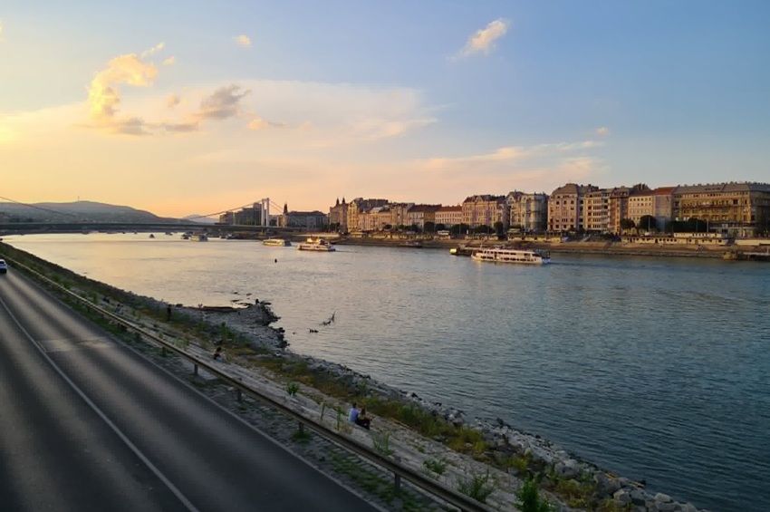 Nyolc centire a negatív rekordtól a Duna Budapesten, tovább apadnak a tározók is – videóval 