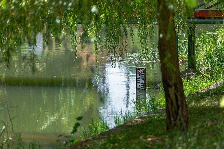 Ideiglenes vízszinttartó mű épül az Élővíz-csatornán Gyulánál