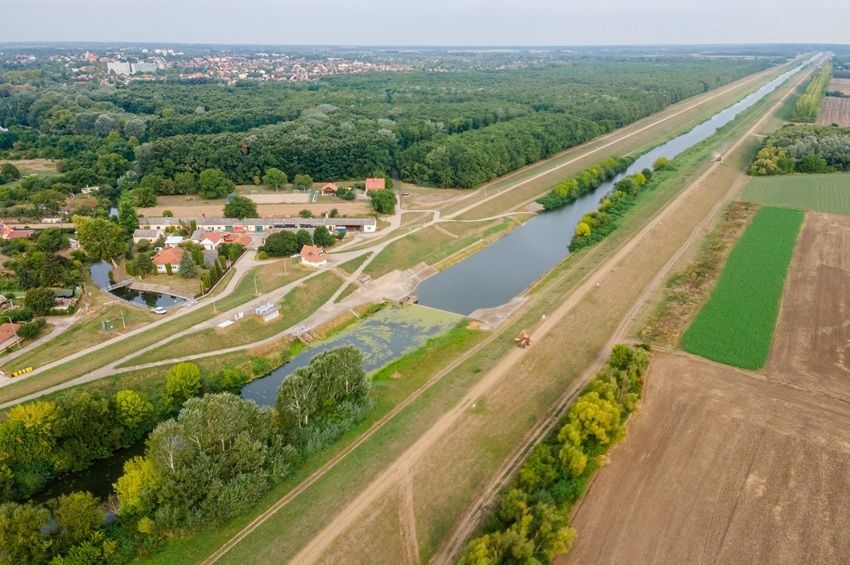 Tömlőcserét végeznek a gyulai duzzasztónál