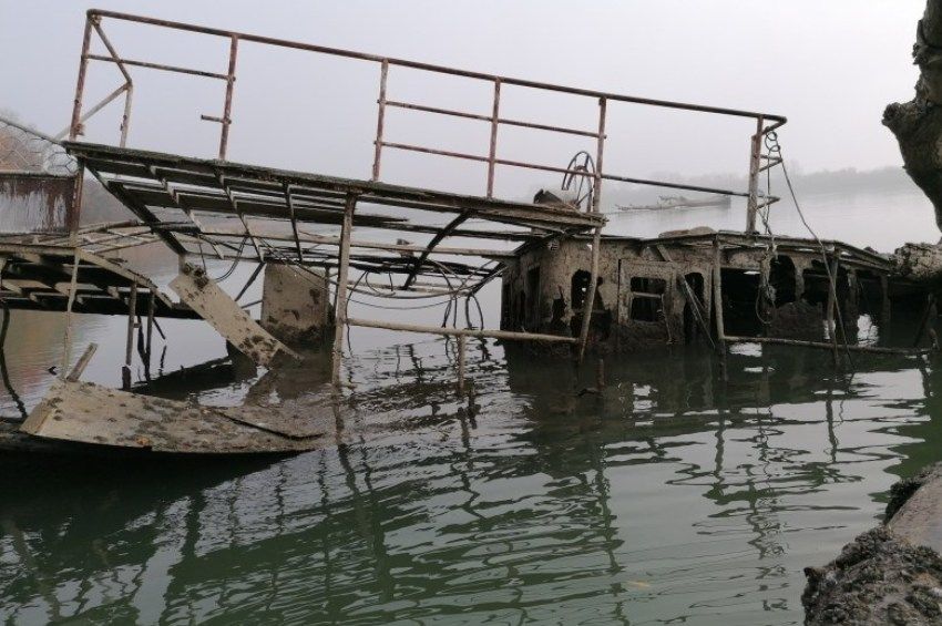 100 éves hajóroncs bukkant felszínre a Tisza-tavon