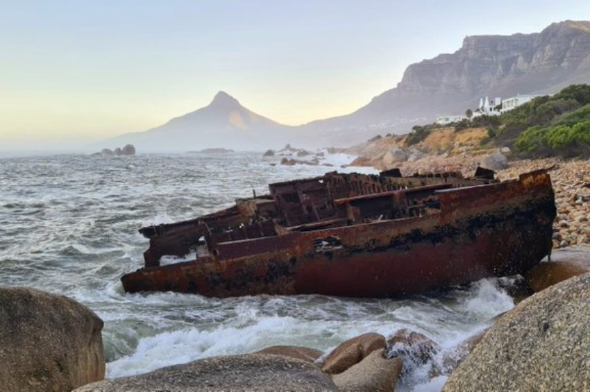 45 éve elsüllyedt hajóroncsot vetett partra a vihar