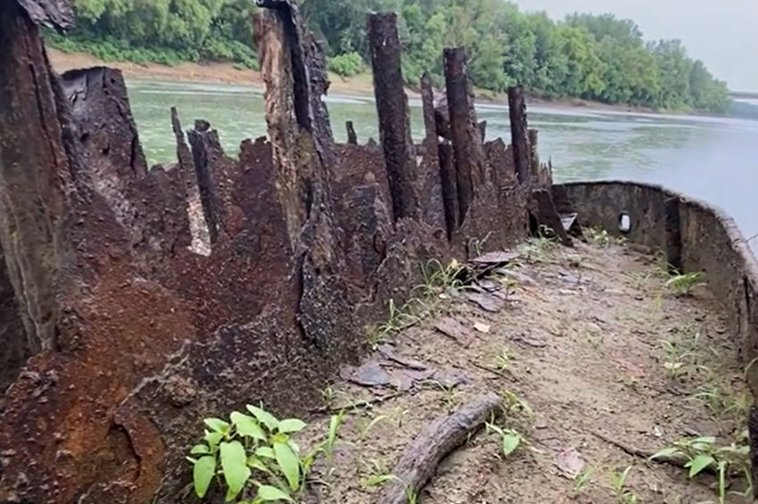 Ötven éve elsüllyedt hajó roncsai emelkedtek ki a Tisza hullámsírjából – videóval 