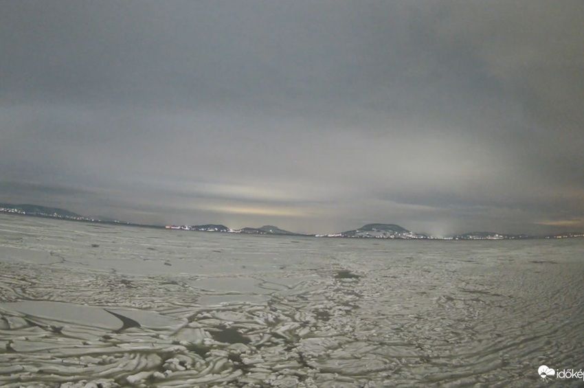 Megindult a jégzajlás a Balatonon – videókkal 