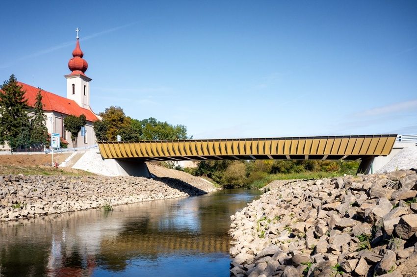 Lezártak egy Ipoly-hidat a folyó áradása miatt