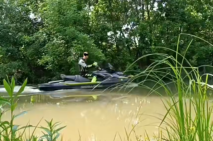 Jet skizőkkel vitázott a dühös horgász a Zagyván – videóval 