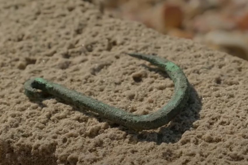 Megtalálták a világ legrégebbi rézhorgát – videóval