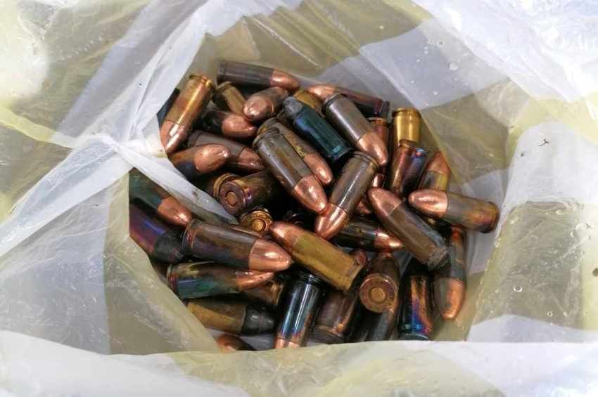 Több tucat 9 milliméteres lőszert talált egy horgász a Dunában – fotókkal