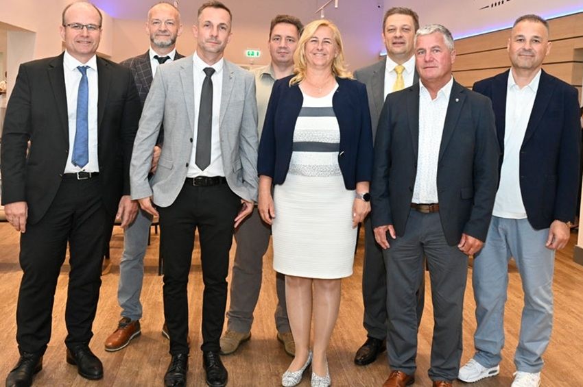 Bemutatjuk a Mohosz nyolctagú elnökségét 