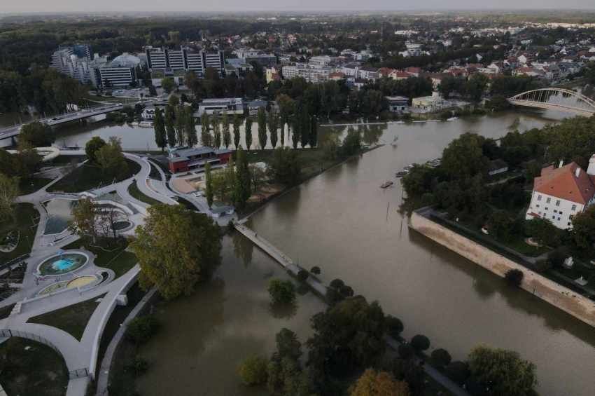 A Szigetközben már húsz centiméteres az apadás