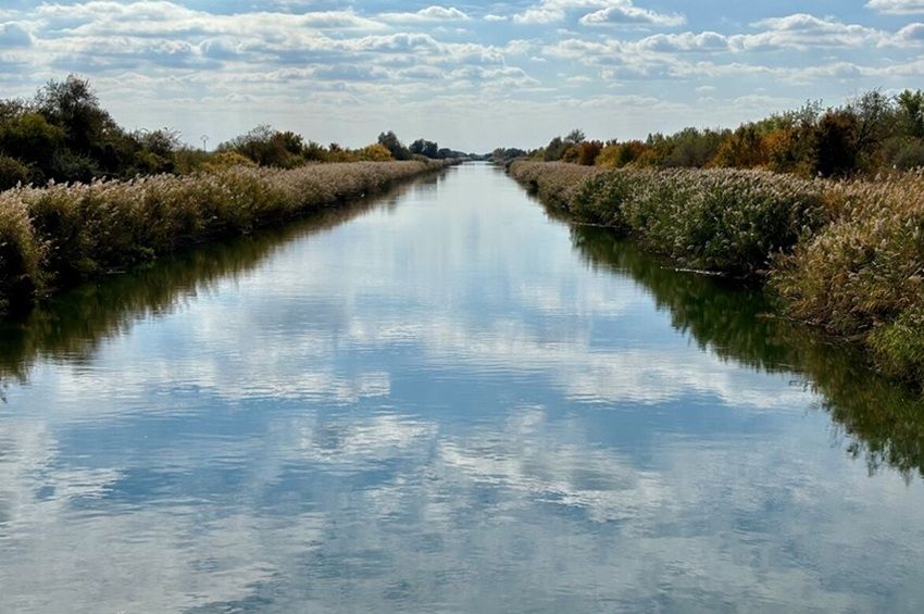 Télen is marad a nyári vízszint a Nagykunsági-főcsatornán