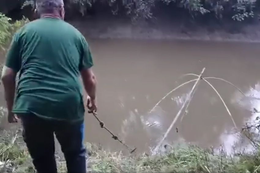 Emelőhálós orvhalászokat kaptak rajta a Zagyván – videóval 