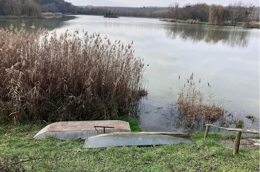 Vízzel telt meg a korábban kiszáradt Sötétvölgyi-tó Szekszárdon 