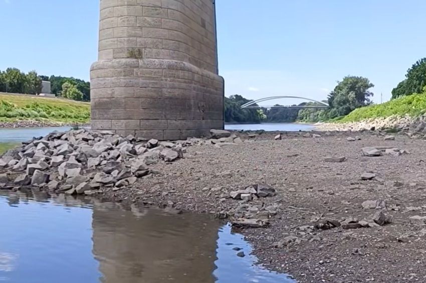 Negatív rekordot döntött a Tisza vízállása Szolnoknál – videóval