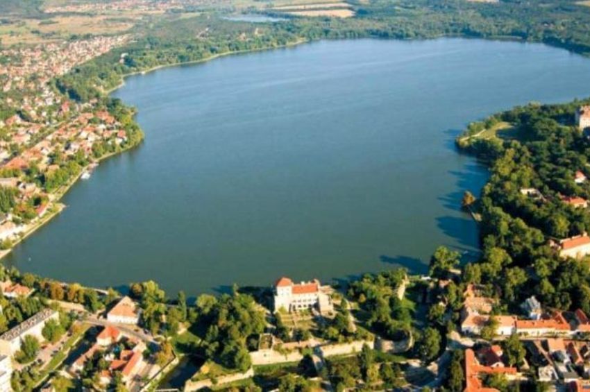 10 centivel megemelik a tatai Öreg-tó üzemi vízszintjét