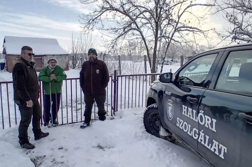 Halőrök terepjáróval segítették a rászorulókat Békéscsabán – fotókkal 