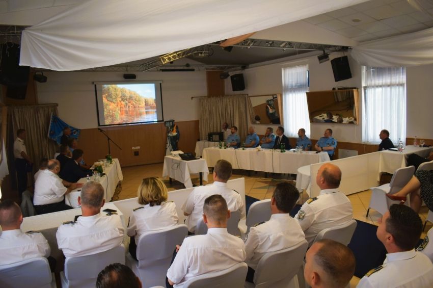 Kiemelt figyelmet fordítanak a rendőrök a Tisza-tó természet- és környezetvédelmére