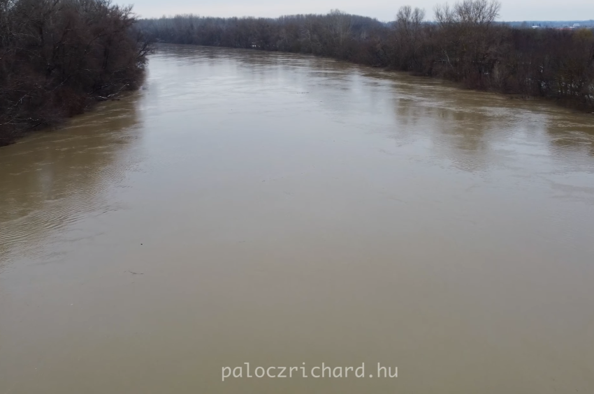 Tetőzött a Tisza Tokajnál, a Sajó alsó szakaszán is apadás várható – videóval 