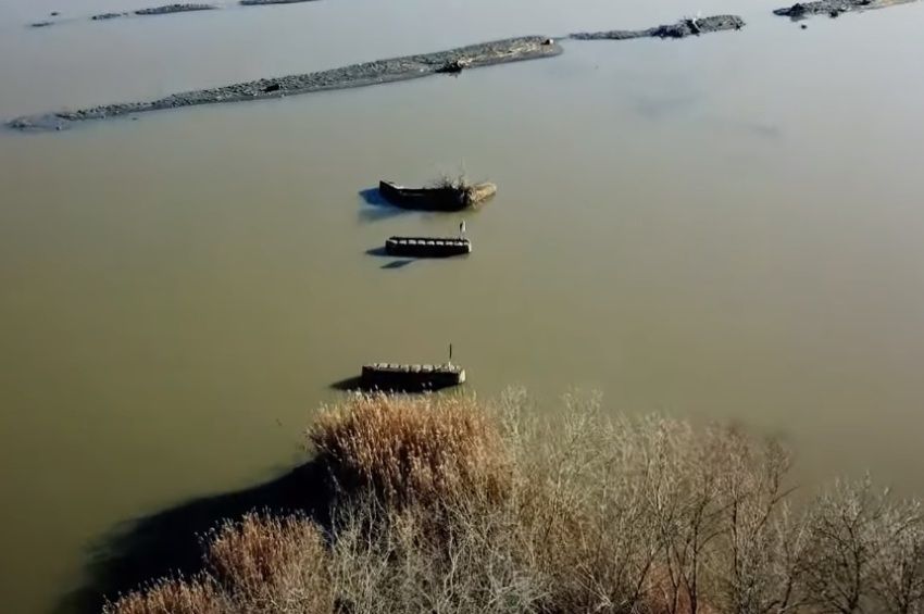 Drónvideó: titokzatos hídmaradványok a Tisza-tóban