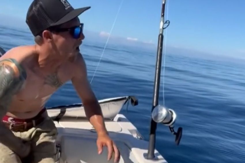 Videó: a horgász legnemesebb szervét érte baleset fotózás előtt
