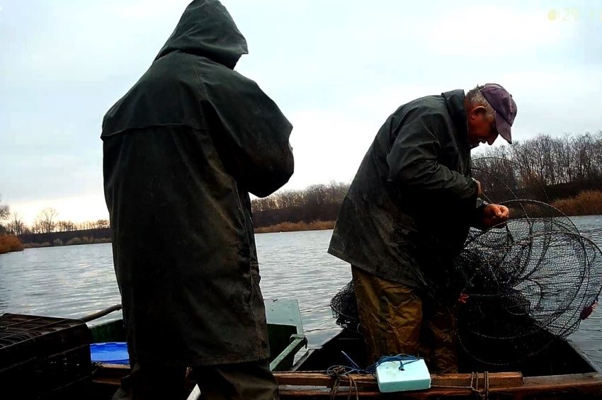 Kifosztották és megrongálták a Cibakházán dolgozó halászok varsáit
