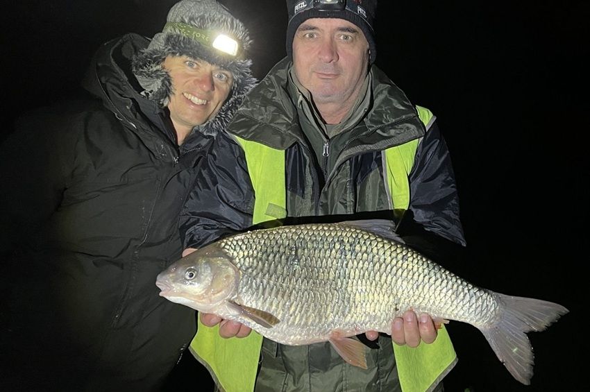 Világrekord méretű leánykoncért fogtak a Duna magyar szakaszán – fotókkal